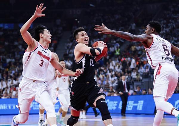 雷加利斯主场不敌对手，遭遇两连败的简单介绍