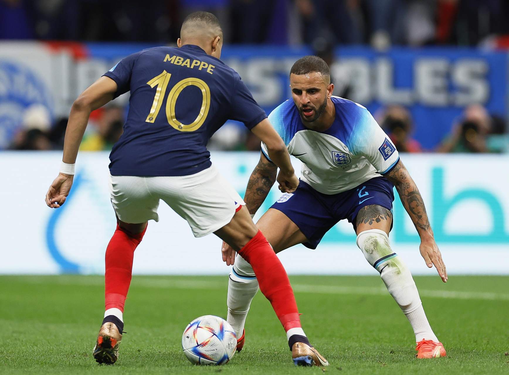 包含沃尔夫斯堡主场力克对手，保持良好状态的词条