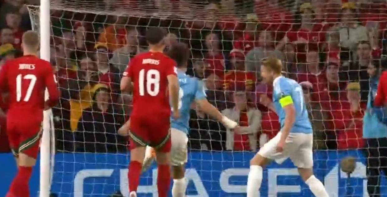 比利时队大胜对手，实现双杀晋级