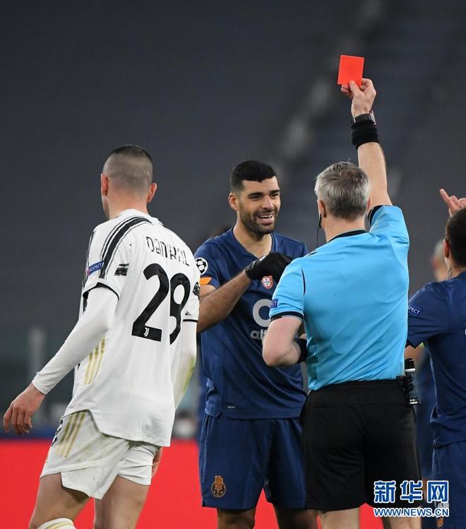 波尔图战平普瓦申，难分高下