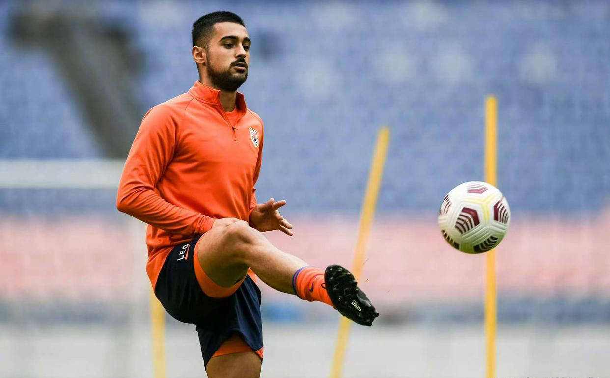 包含球队主教练换血重建，球员备战调整的词条