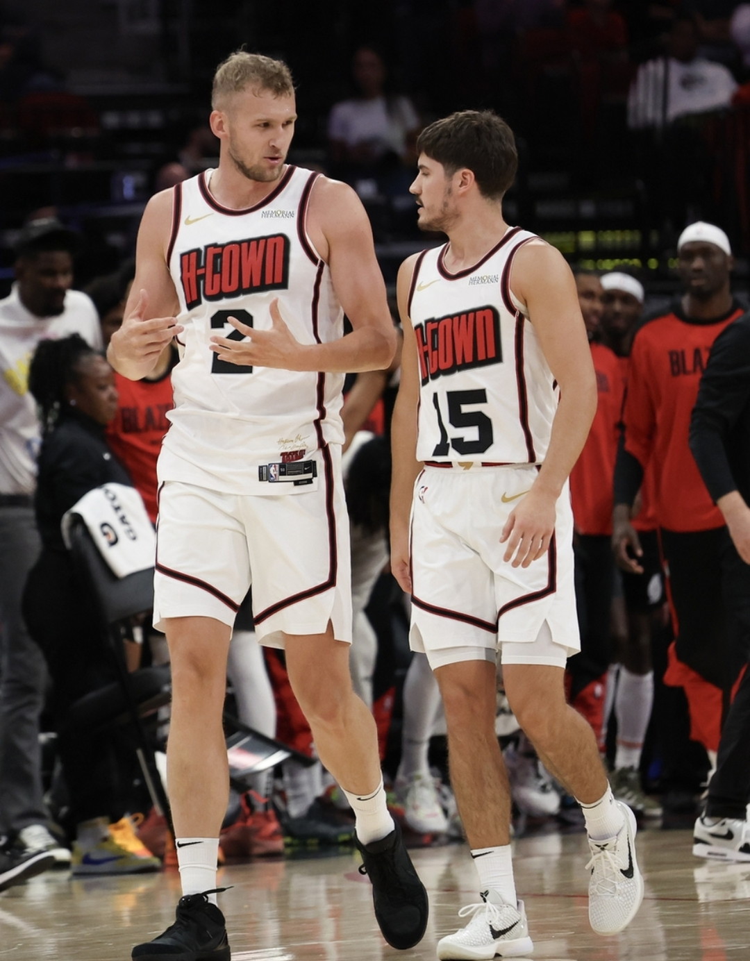 热火逆转战胜人，开拓者不敌火箭的简单介绍