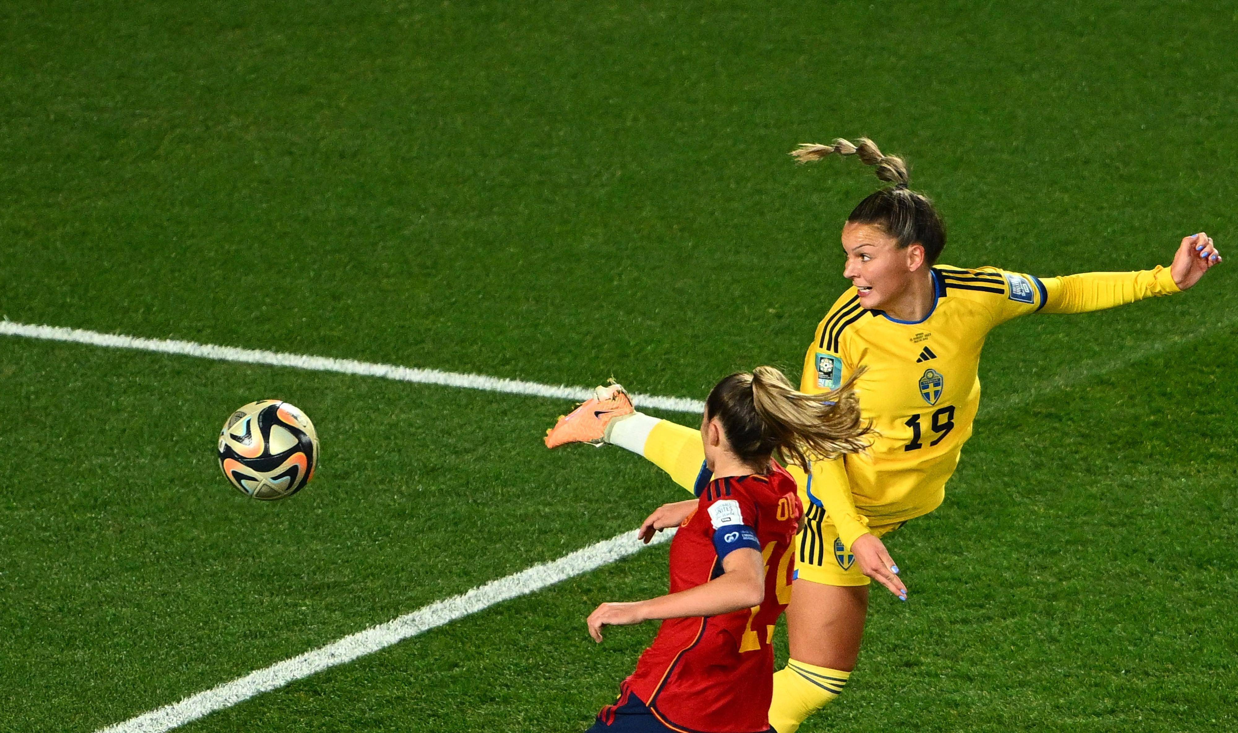 LPL赛事观看-挪威女足队以稳定表现获得全胜进入决赛轮次的简单介绍