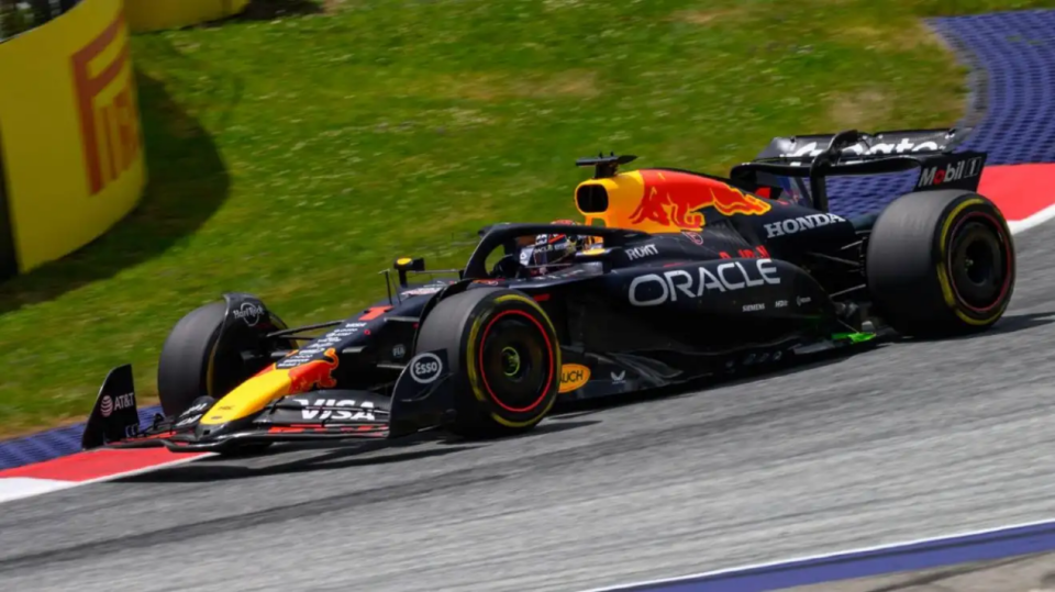 LOL英雄联盟投注-红牛车队逆转迈凯伦，维斯塔潘点燃赛场的简单介绍