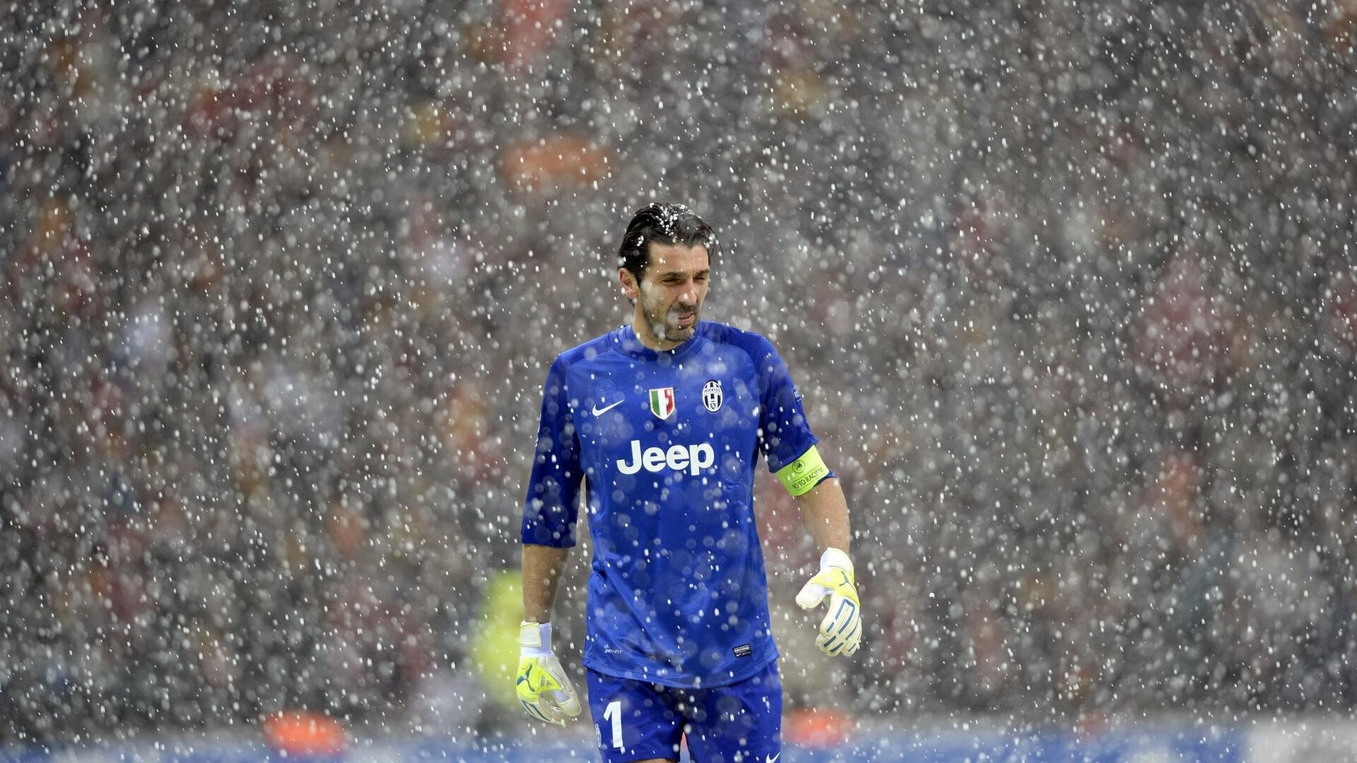 法比尼奥持续制造杀伤，尼斯鏖战牙买加，一场战术与意志的角力